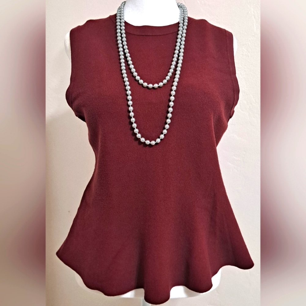Ann Taylor Sleeveless Sweater Vest Burgandy Size Large EUC Fit to Flare